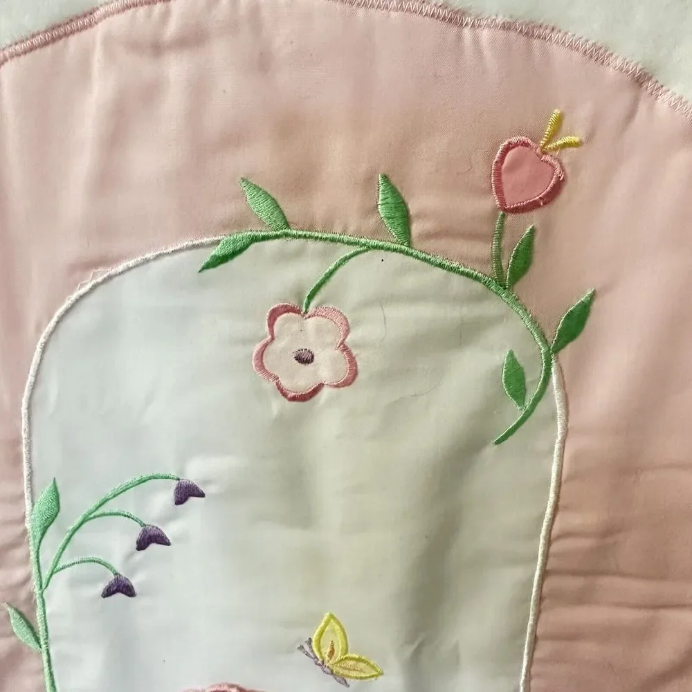 Vintage QUILTEX BABY BLANKET white Letter O Monogram with Flowers USA UNION MADE